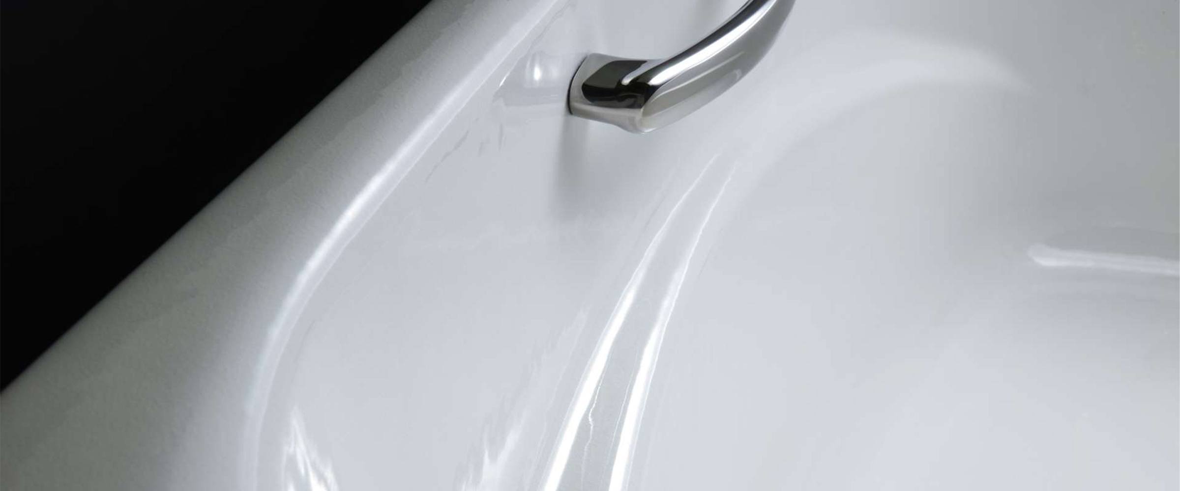 具備浴缸所需的所有要素的「鑄鐵琺瑯」